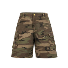 Load image into Gallery viewer, "PLAYS SCRIPT" Baggy Camo 3/4 Cargo Shorts
